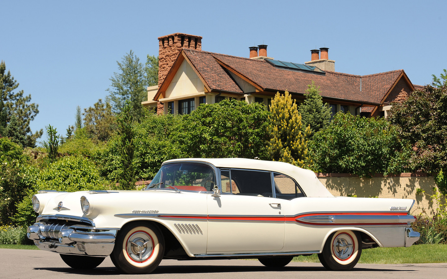 Pontiac Bonneville Convertible '1957.jpg