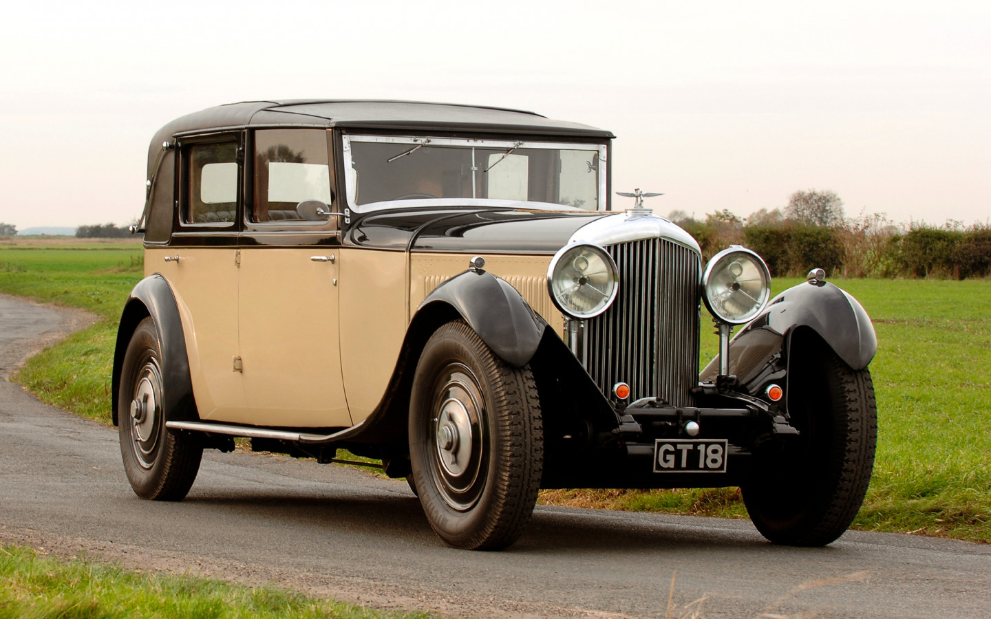 Bentley 8 Litre Sedanca de Ville by Mulliner '1931.jpg