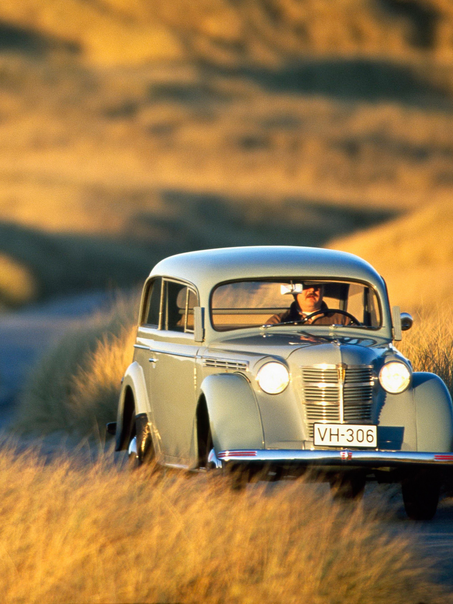 Opel Kadett 2-door Limousine (K38) '1937–40.jpg