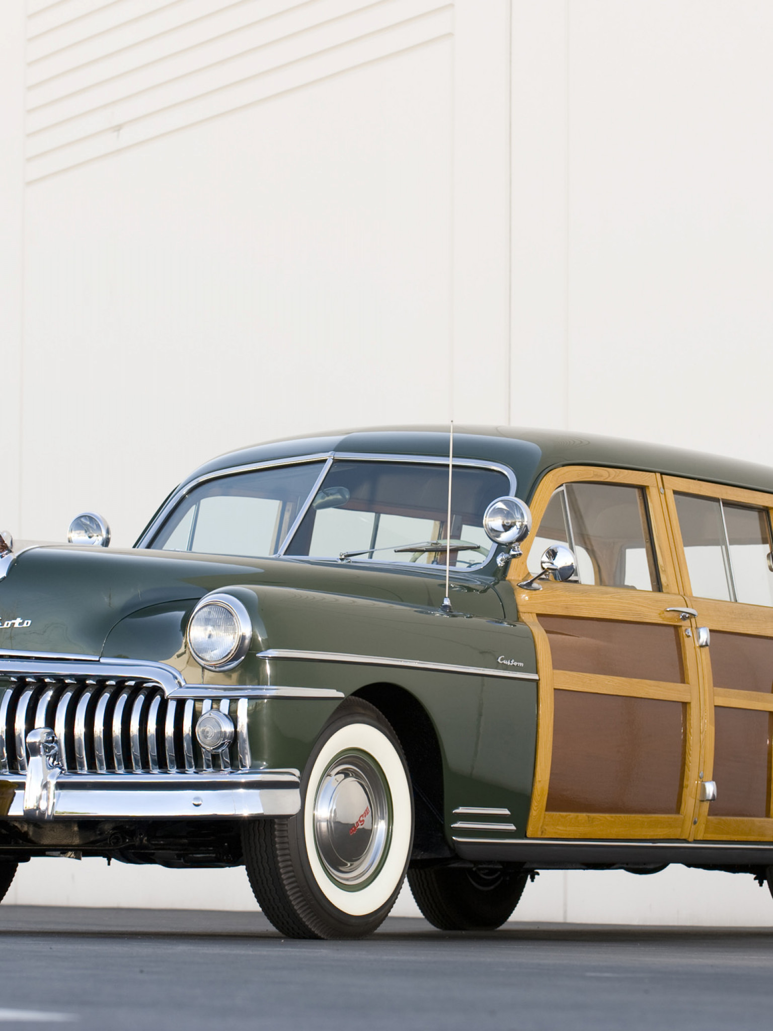 DeSoto Custom Suburban Station Wagon '1950.jpg