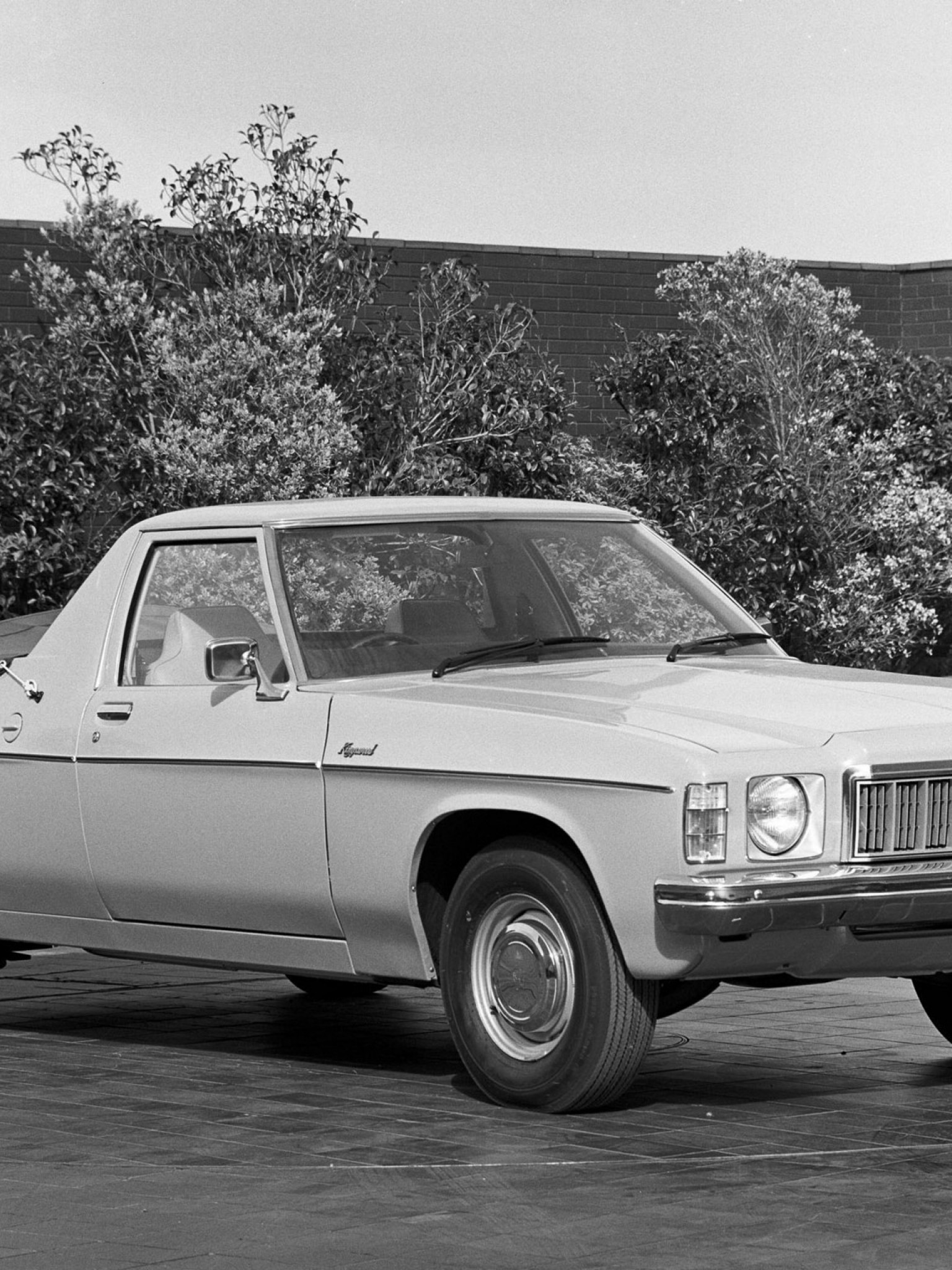Holden HX Ute '1976–77.jpg