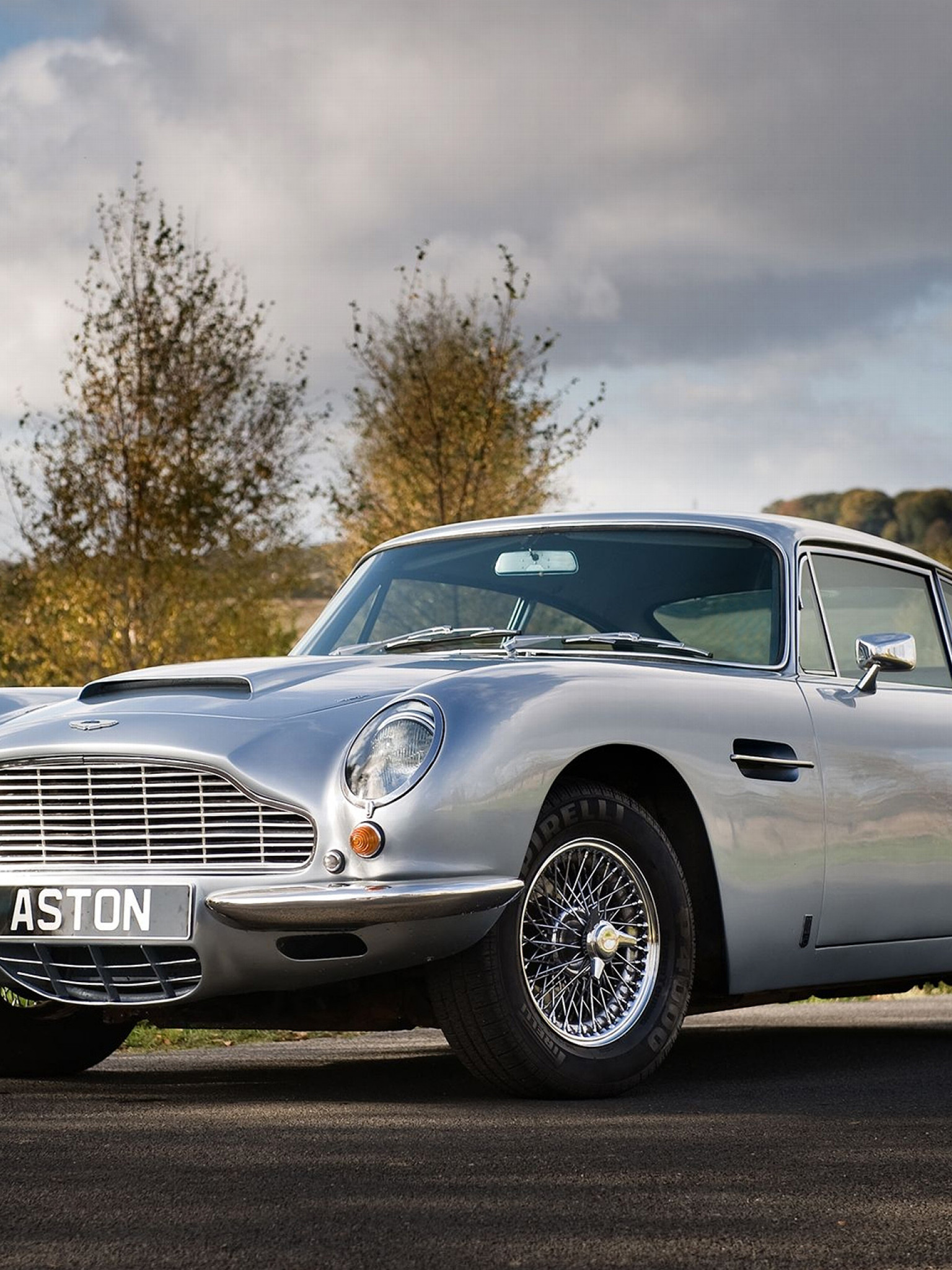 Aston Martin DB6 '1965–69.jpg