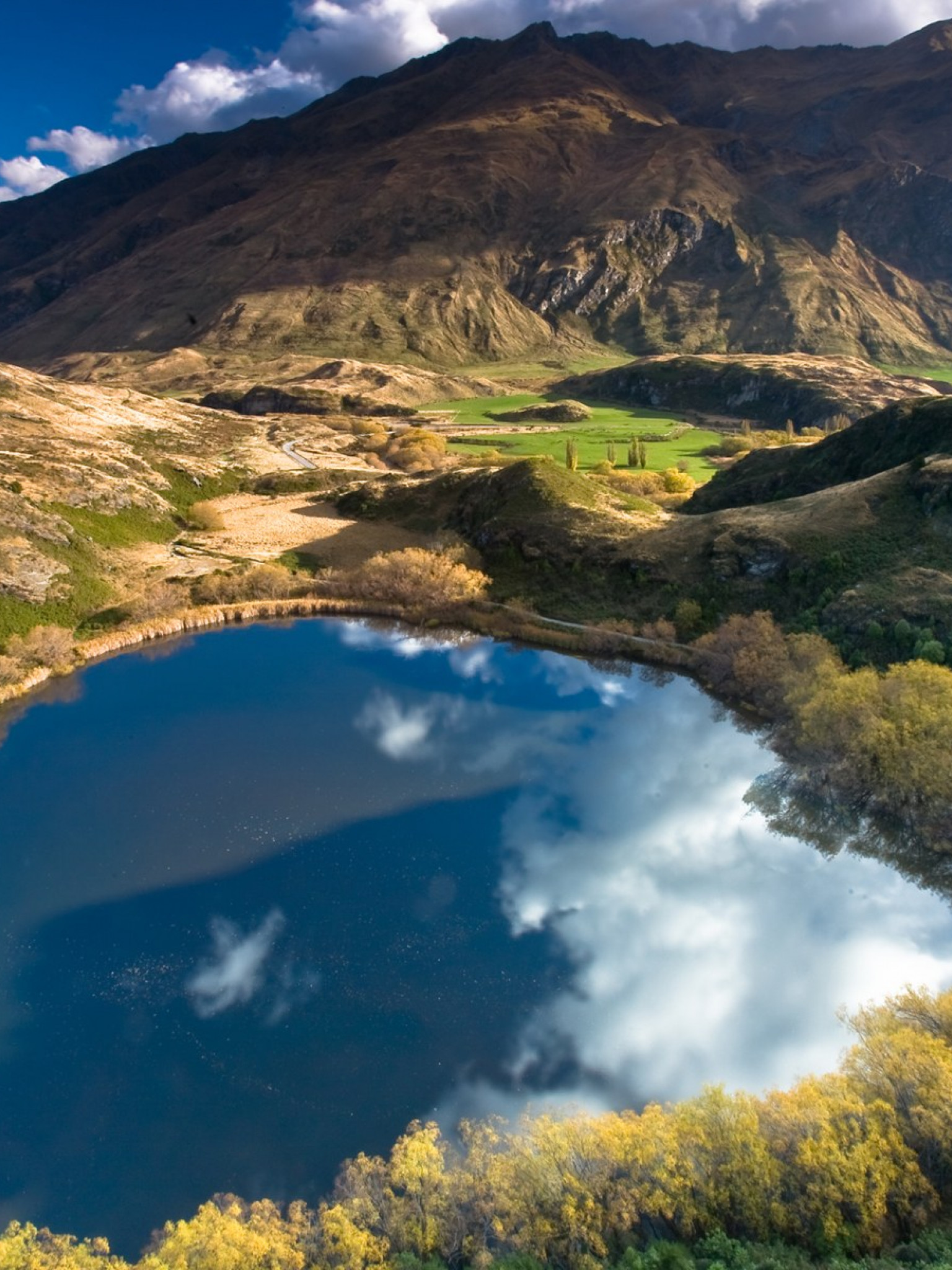 Heart_Lake, New Zealand.jpg