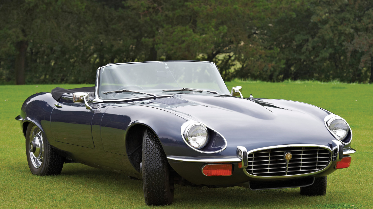 Jaguar E-Type V12 Roadster (Series III) '1971–75.jpg