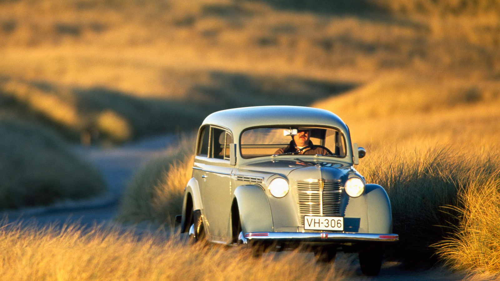 Opel Kadett 2-door Limousine (K38) '1937–40.jpg