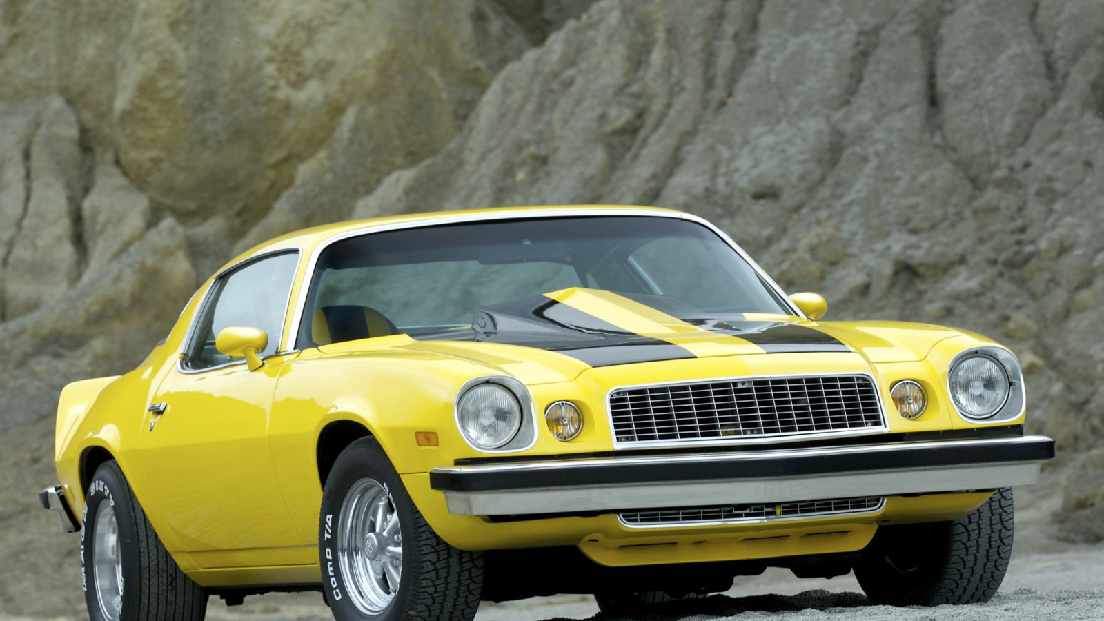 Chevrolet Camaro (II) '1974–81.jpg