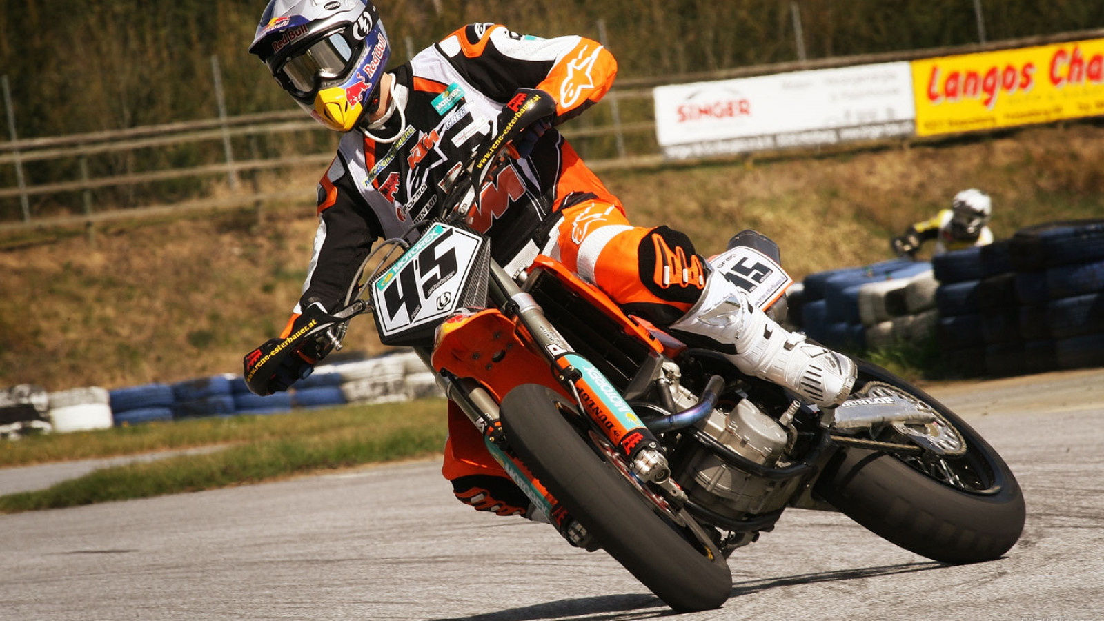 KTM_Team_Shooting_Supermoto_Austria_2007_Rene_Esterbauer_01_1440x900.jpg