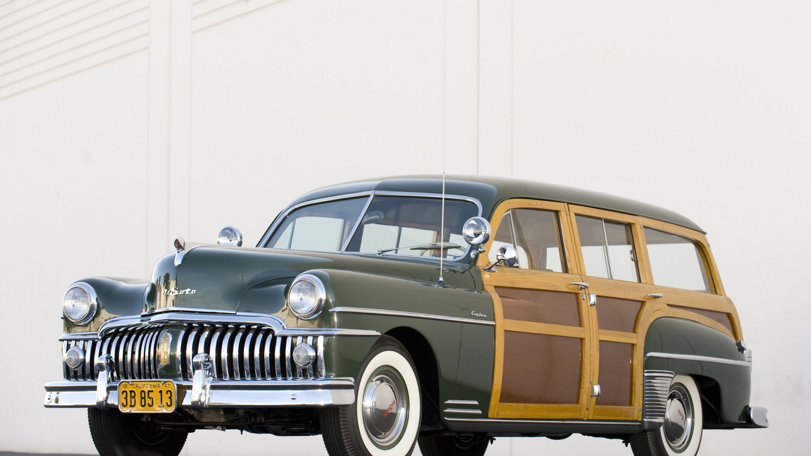 DeSoto Custom Suburban Station Wagon '1950.jpg