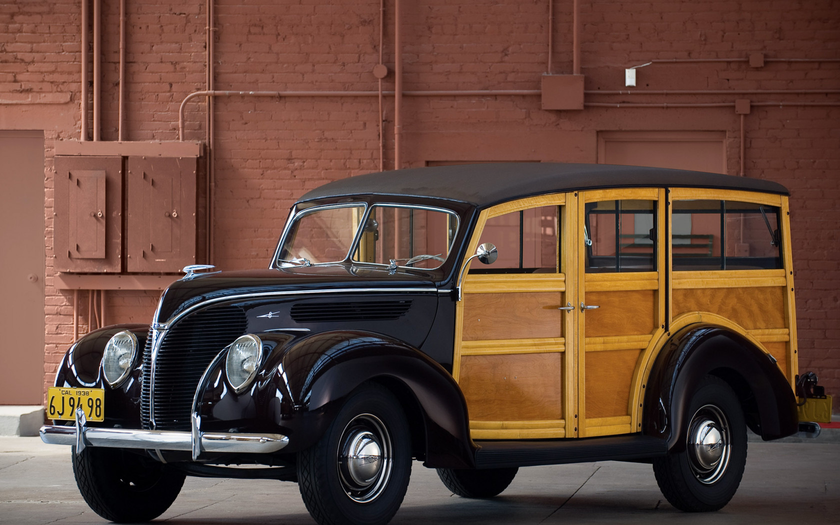 Ford Deluxe Station Wagon '1938.jpg