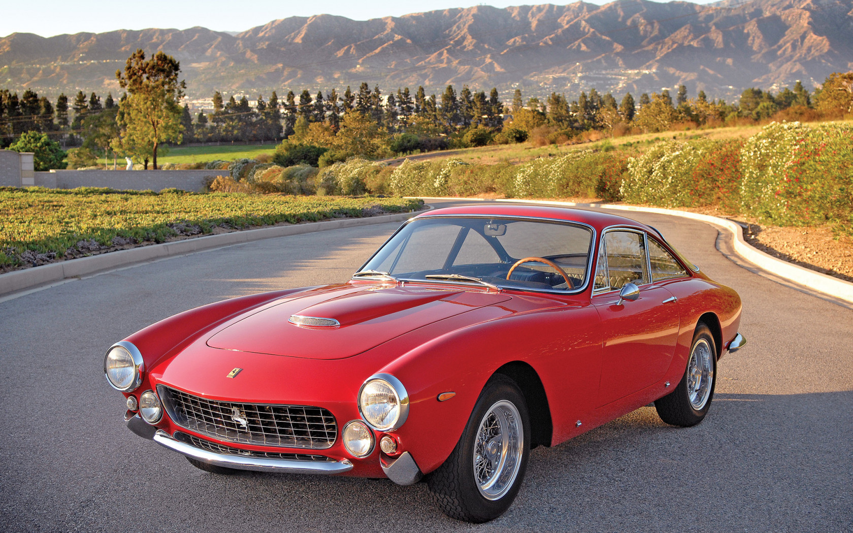 Ferrari 250 GT Lusso '1962–64 дизайн Pininfarina.jpg