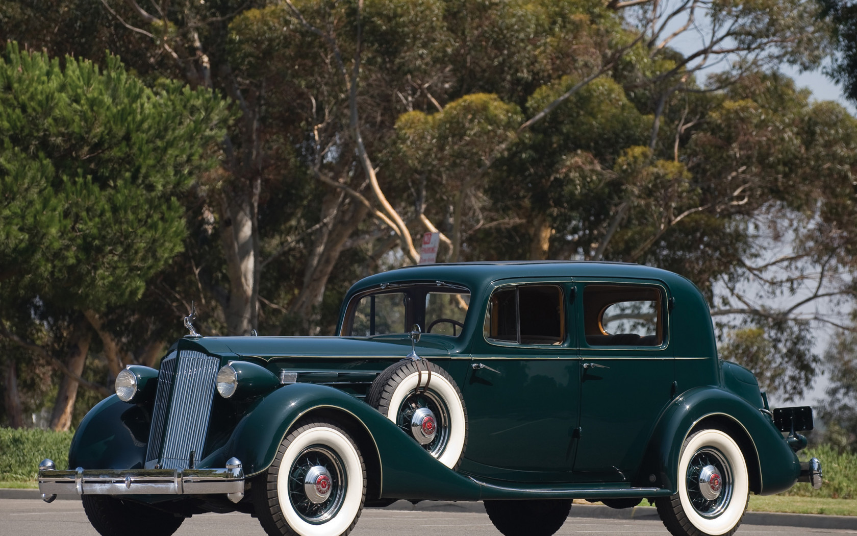 Packard Twelve Club Sedan '1936.jpg