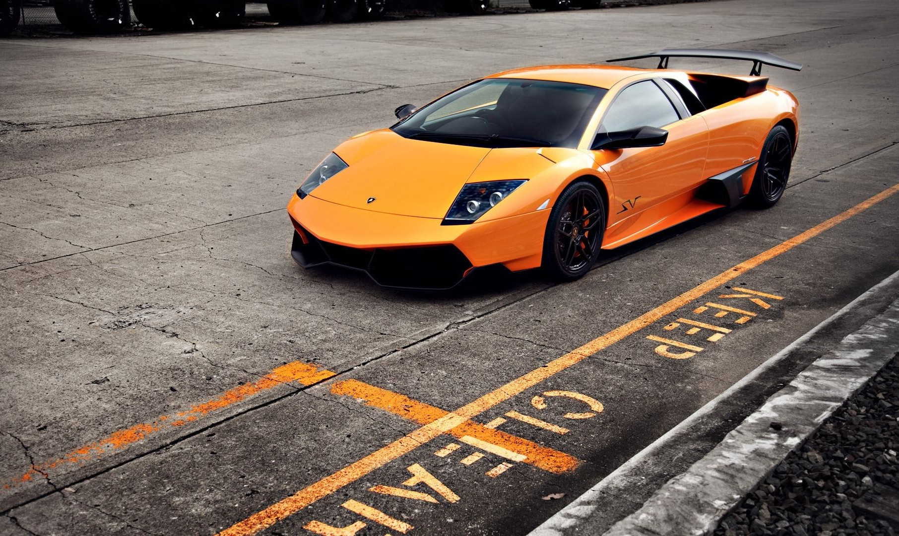 orange huracan