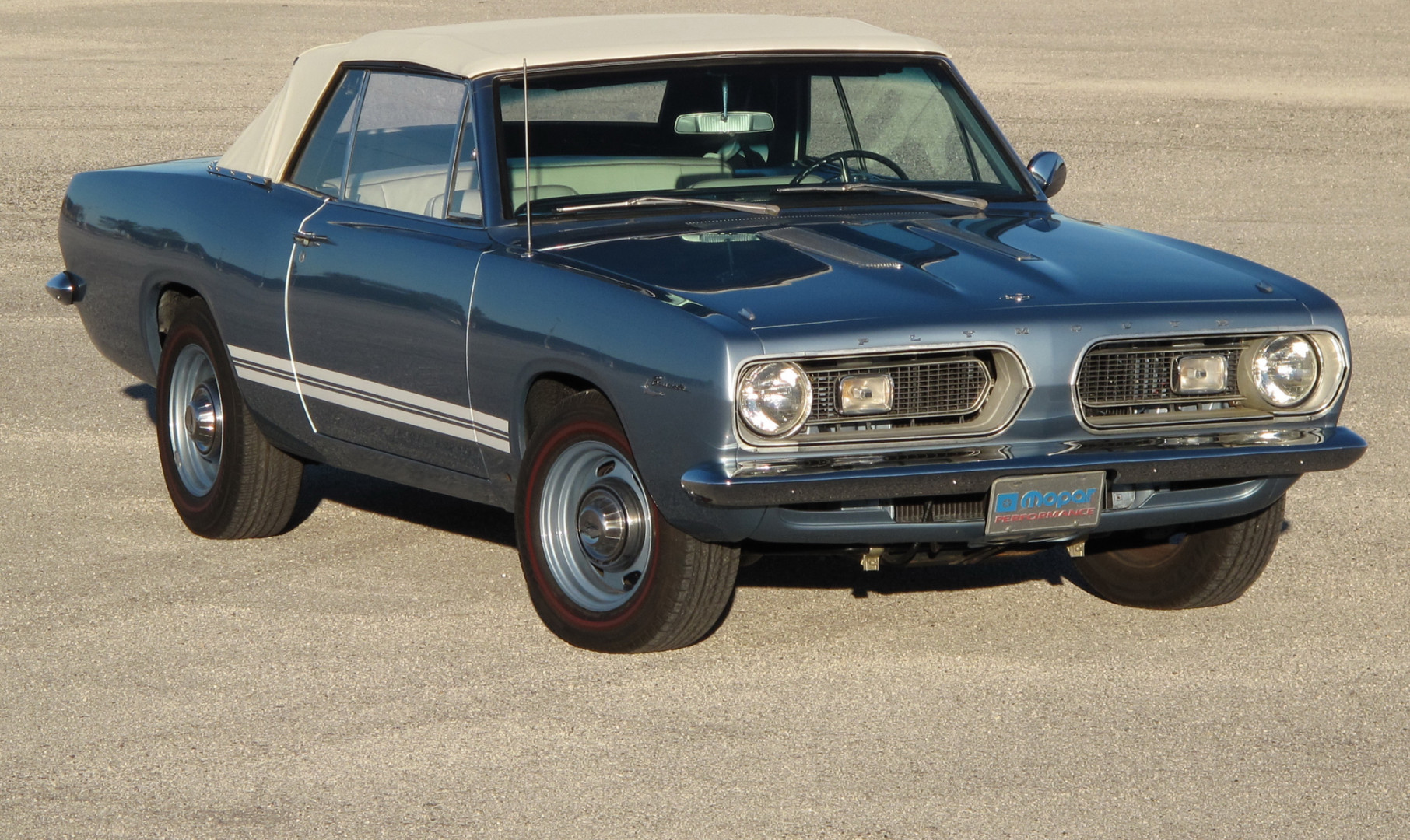 Plymouth Barracuda Convertible '1967.jpg