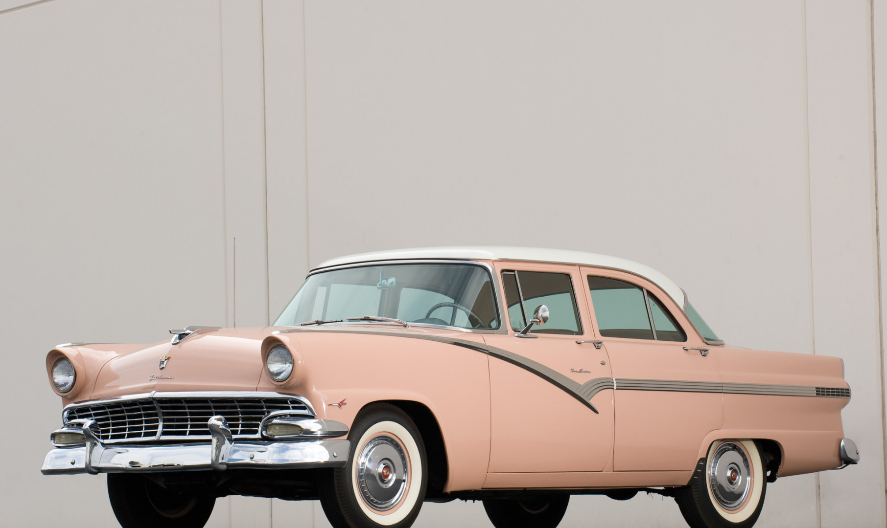 Ford Fairlane Town Sedan '1956.jpg