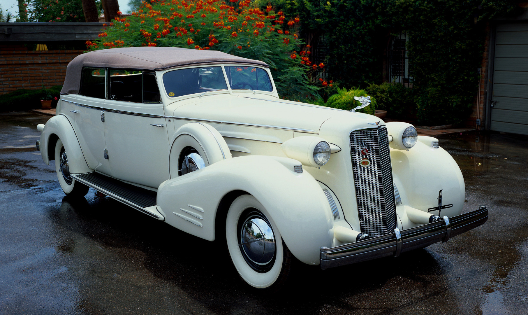 Cadillac V16 Series 90 Town Cabriolet '1936.jpg