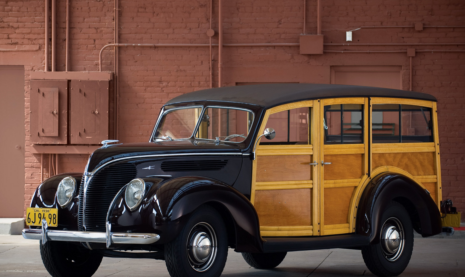 Ford Deluxe Station Wagon '1938.jpg