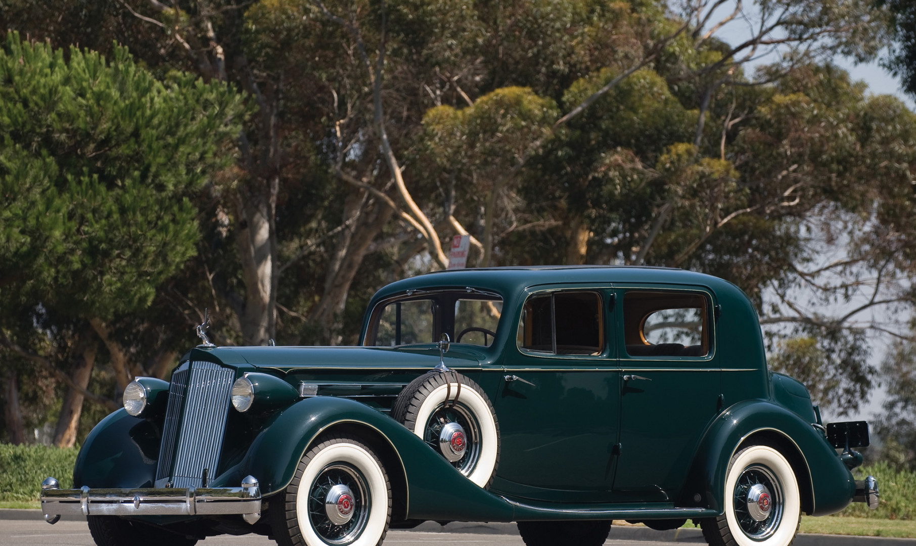 Packard Twelve Club Sedan '1936.jpg