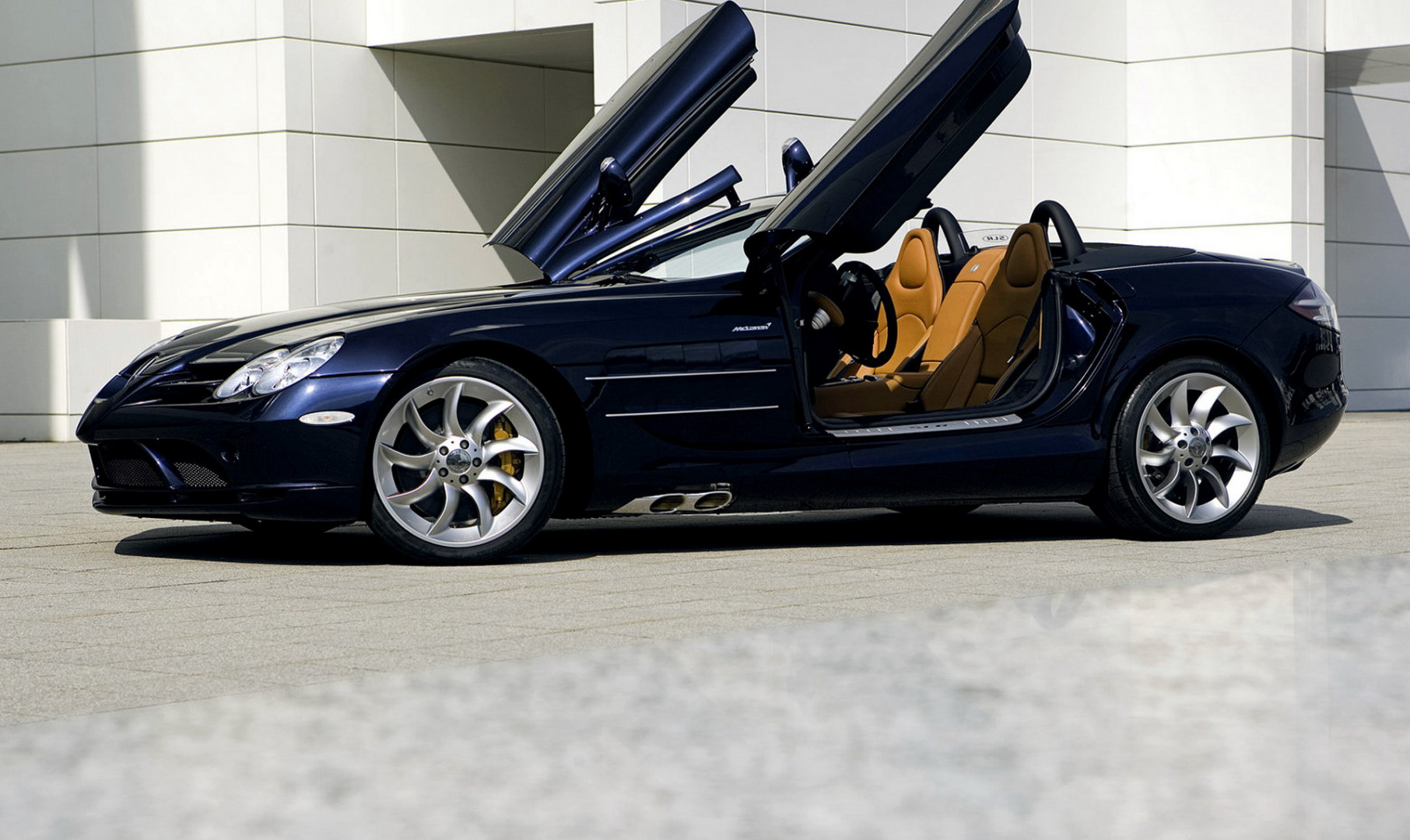 Mercedes-Benz Car SLR McLaren Roadster (25).jpg