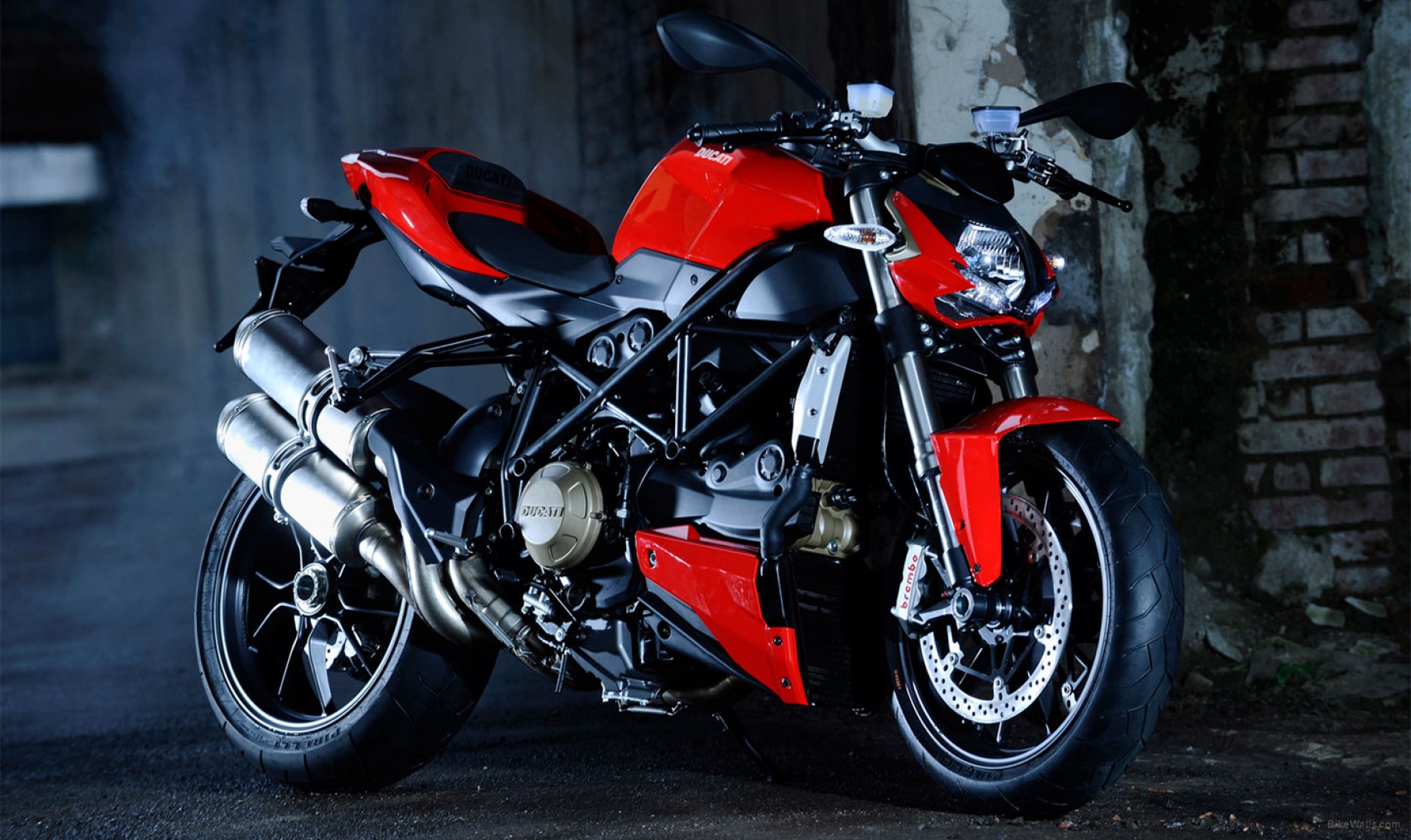 Ducati_Streetfigtherx1_2009_12_1440x900.jpg