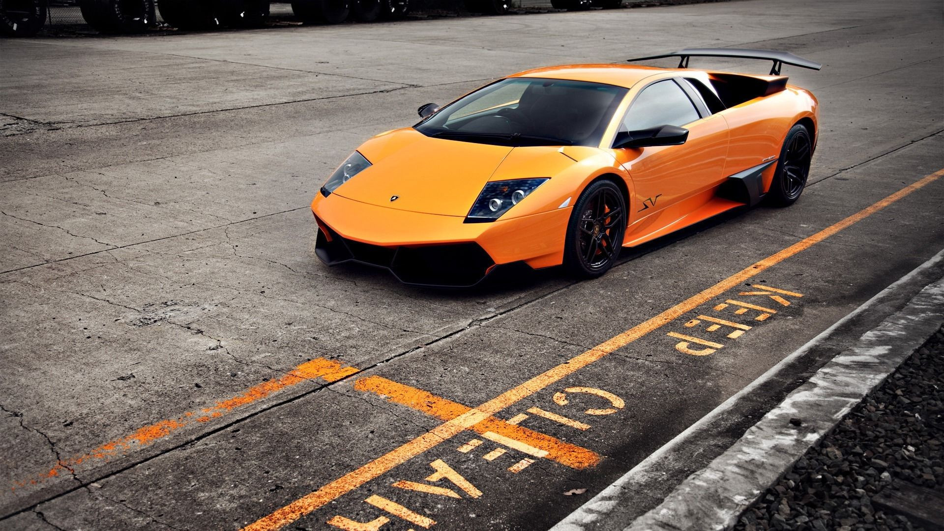 orange huracan