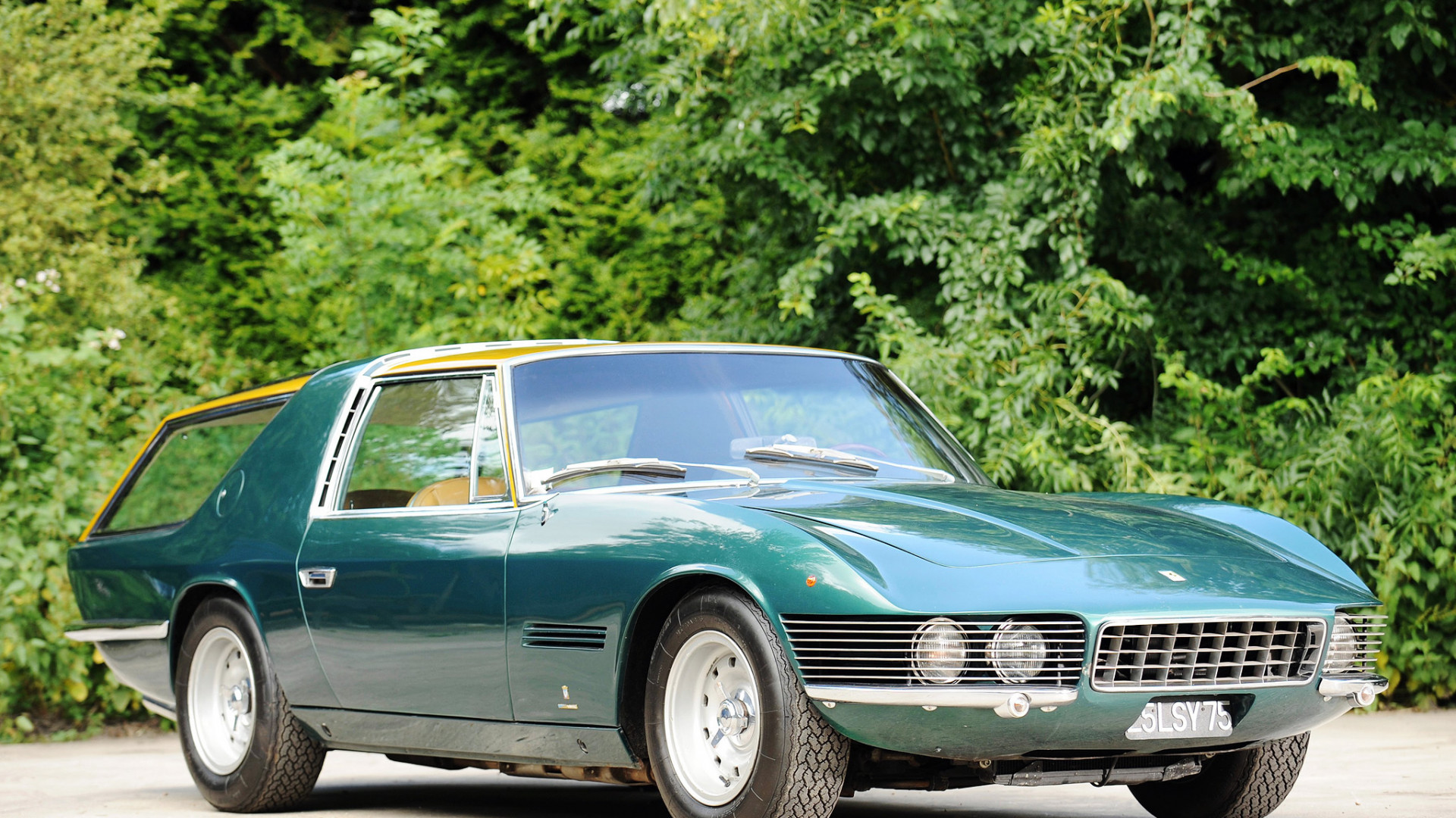 Ferrari 330 GT Shooting Brake by Vignale '1968.jpg