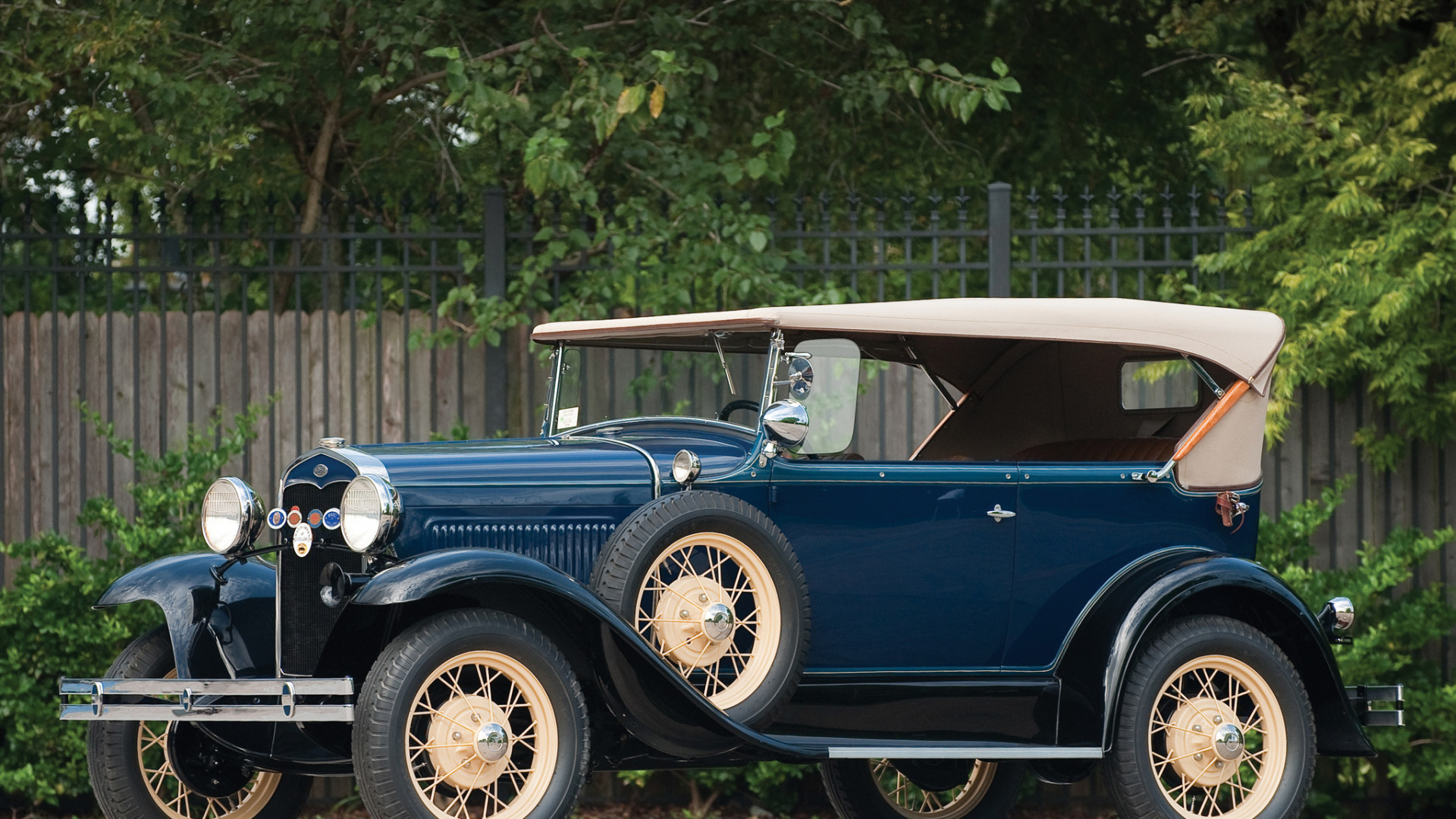 Ford Model A Deluxe Phaeton '1931.jpg