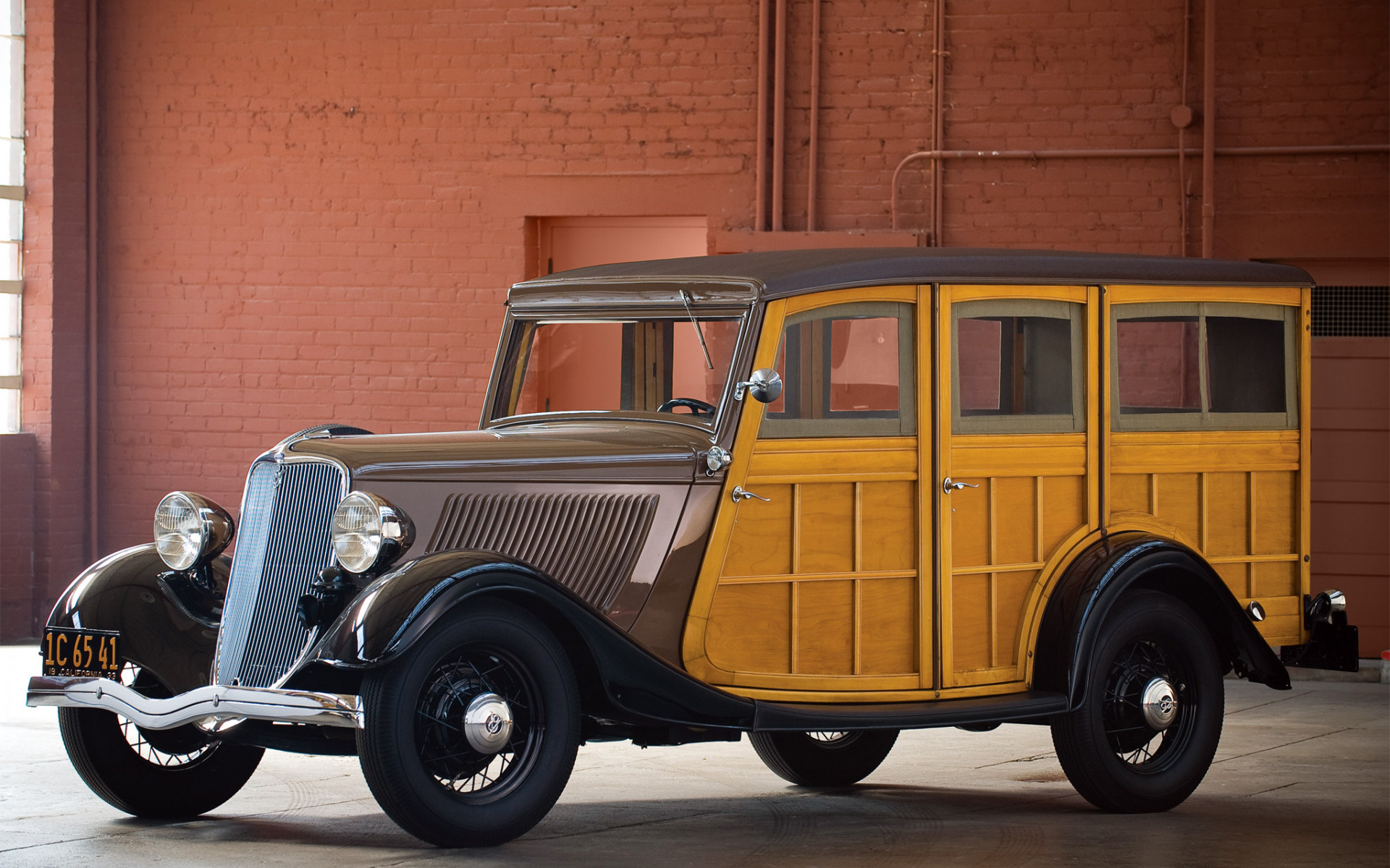 Ford V8 Station Wagon '1933.jpg