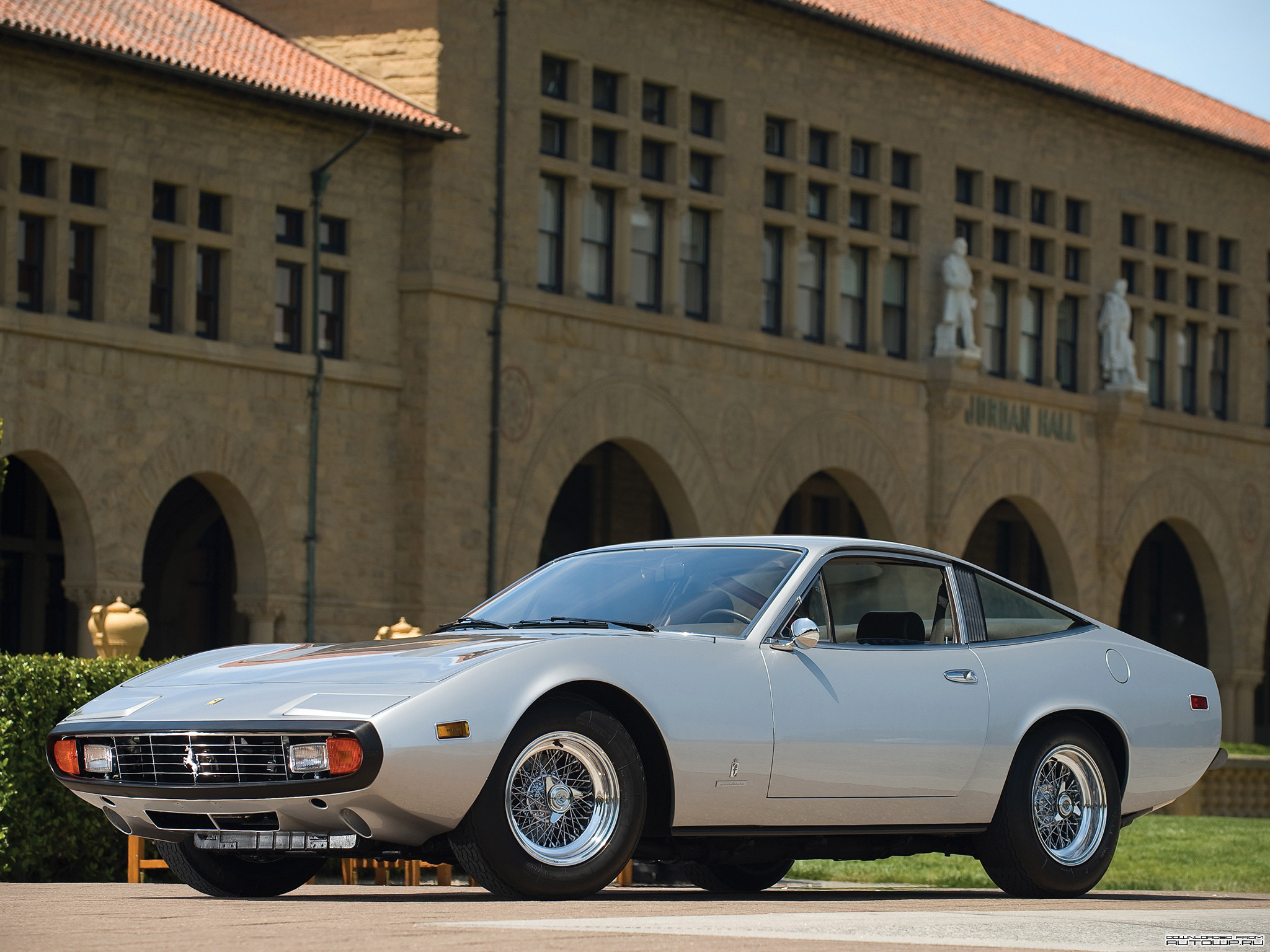 Ferrari 365 GTC 4 '1971–72.jpg