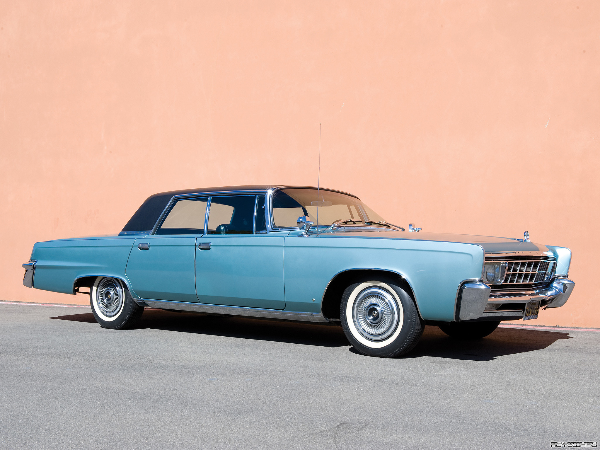 Chrysler Imperial Crown Hardtop Sedan '1966.jpg