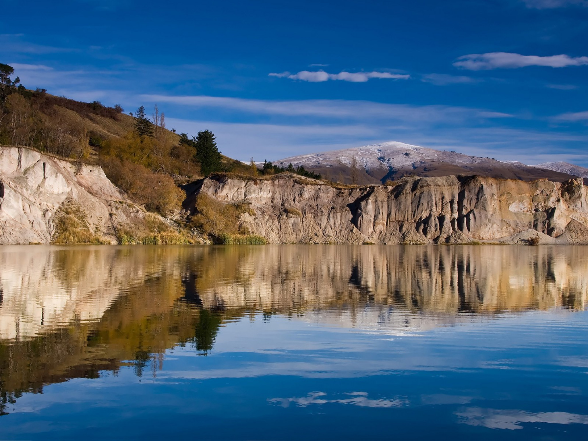 Early morning at St Bathans, New Zealand.jpg