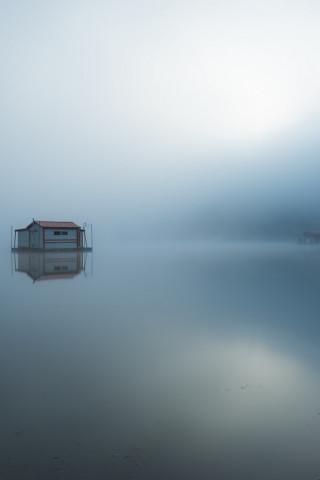 Mgła nad jeziorem