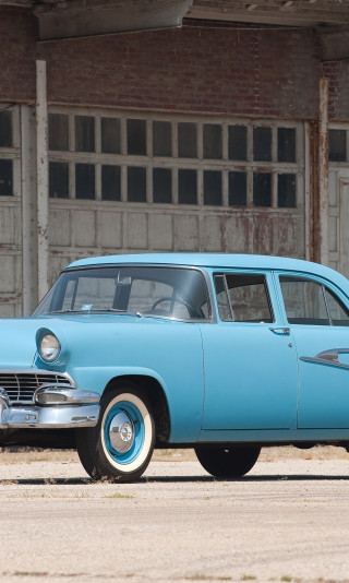 Ford Mainline 4-door Sedan '1956.jpg