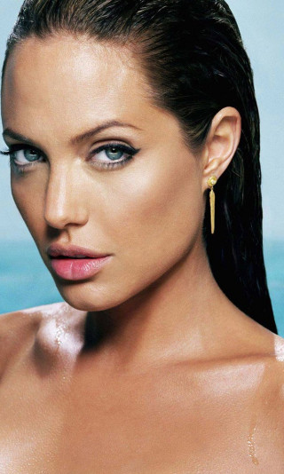 Angelina Jolie