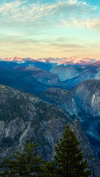 Park Narodowy Yosemite w Kalifornii i góry