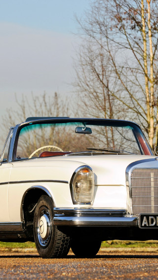 Mercedes-Benz 300SE Cabriolet (W111 W112) '1963–65.jpg