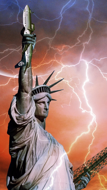 Statua Wolności w Nowym Jorku wśród błyskawic