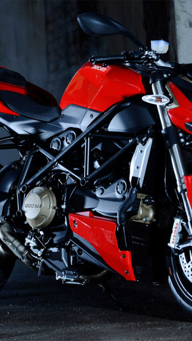 Ducati_Streetfigtherx1_2009_12_1440x900.jpg