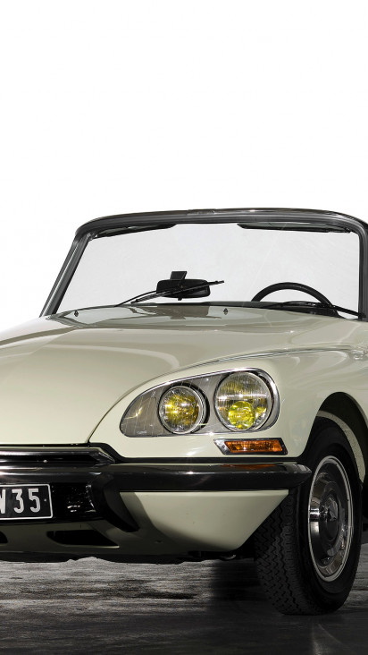 Citroën DS 23 Cabriolet by Chapron '1973.jpg