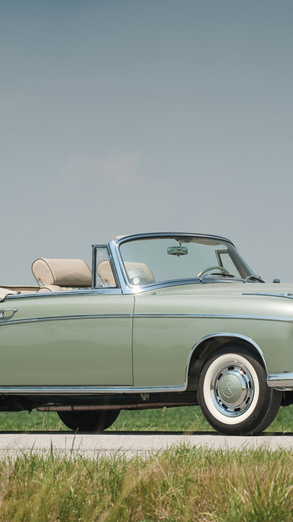 Mercedes-Benz 220SE Cabrio (W128) '1958–61.jpg