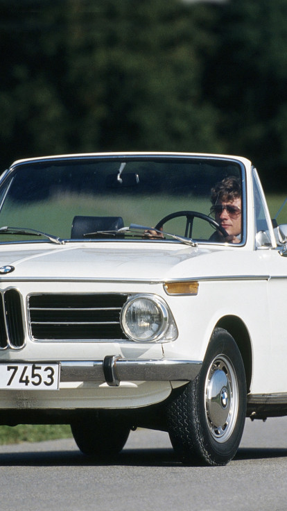 BMW 1600-2 Cabriolet (E10) '1967–71.jpg