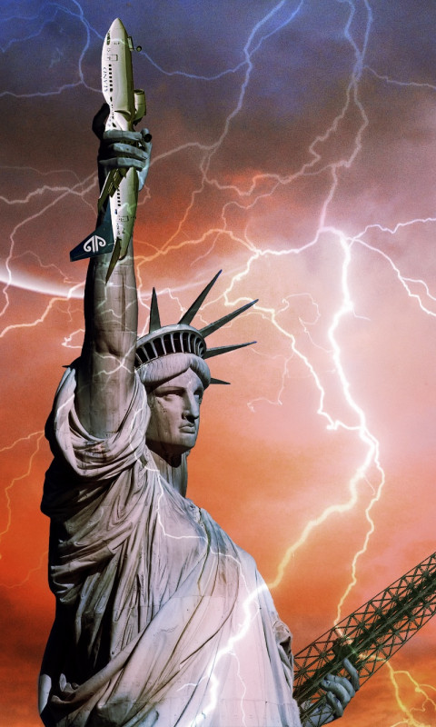 Statua Wolności w Nowym Jorku wśród błyskawic