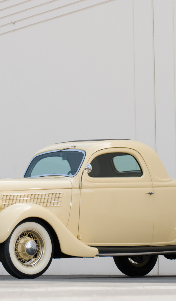 Ford V8 Deluxe 3-window Coupe '1935.jpg