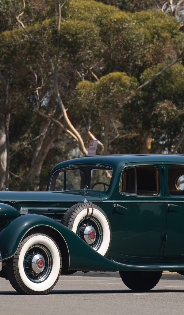 Packard Twelve Club Sedan '1936.jpg