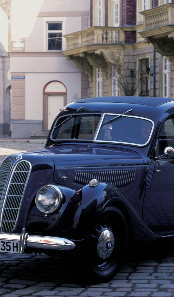 BMW 335 Limousine '1939–41.jpg