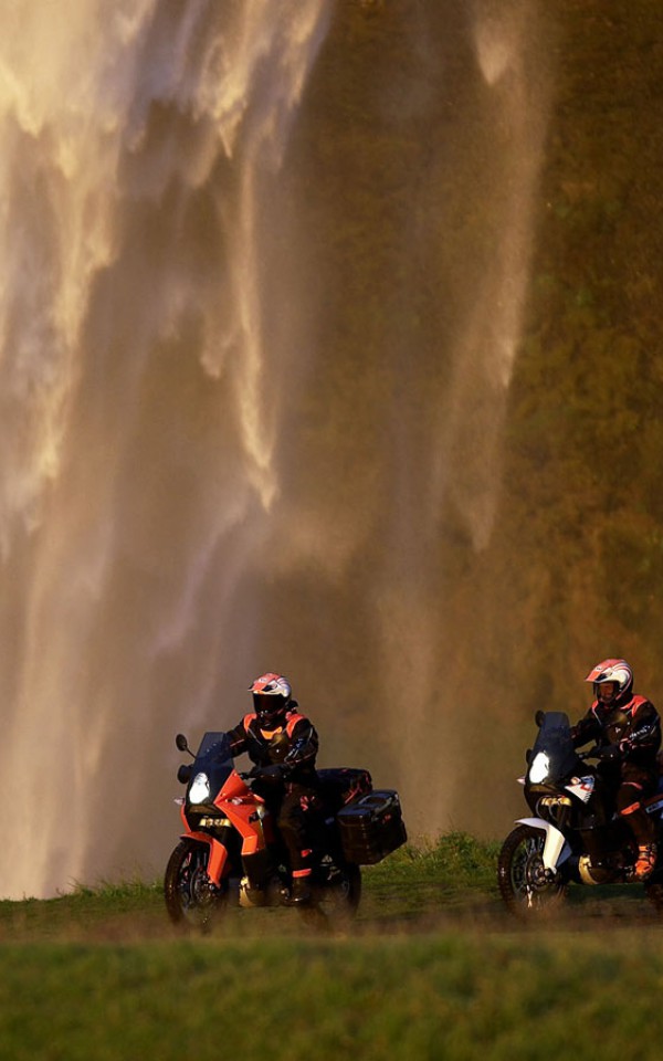 KTM_990_Adventure_2011_18_1440x900.jpg