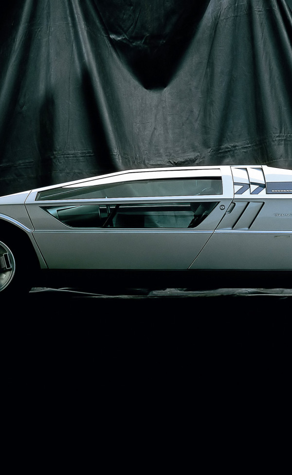 Maserati Boomerang '1972 дизайн ItalDesign.jpg