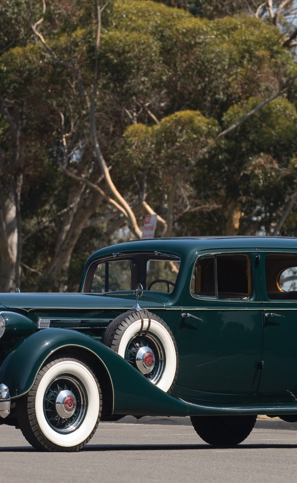 Packard Twelve Club Sedan '1936.jpg