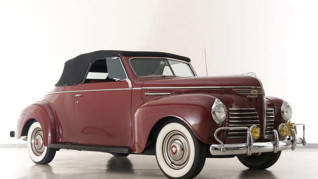 Plymouth Deluxe Convertible Coupe (P10) '1940.jpg