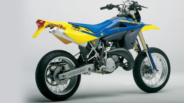 Husqvarna_SM125s_2006_10_1440x900.jpg