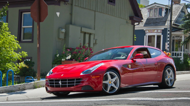 Auto ferrari 83